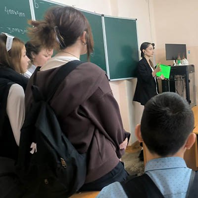 29 Сәуірде № 23 мектептің 9-сынып түлектері "жоғары құрылыс-экономикалық колледжі" КМҚК-да "ашық есік күніне" барды