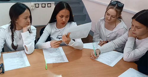 №23 орта мектепте жол қозғалысы ережелерін білуін бекіту бойынша ЖБД мүшелерімен отырыс өткізілді